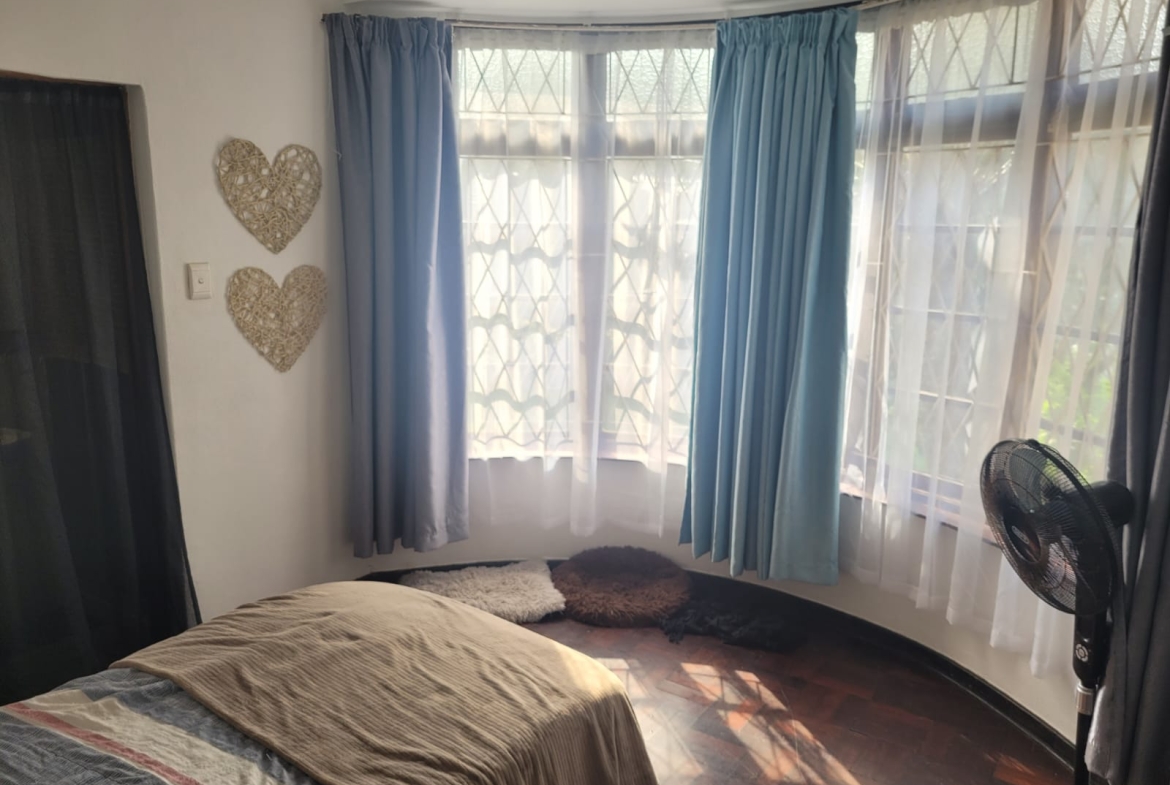 4 Bedroom, 6 Bathroom Home with a Flat