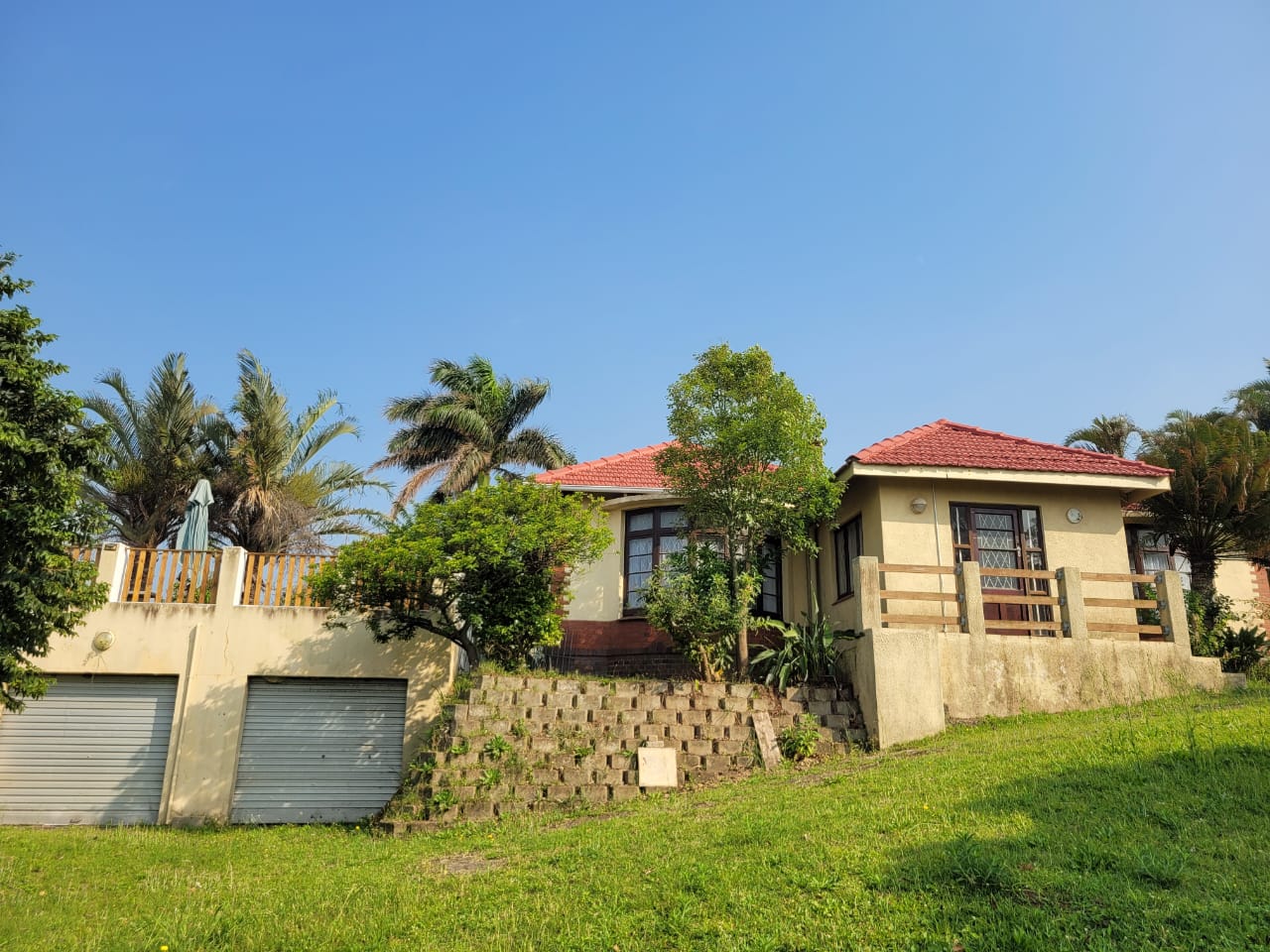 4 Bedroom, 6 Bathroom Home with a Flat
