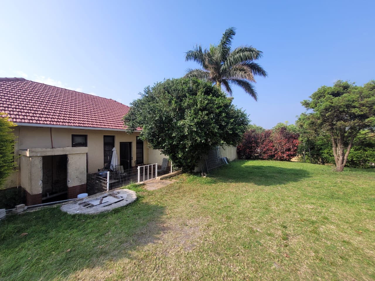 4 Bedroom, 6 Bathroom Home with a Flat