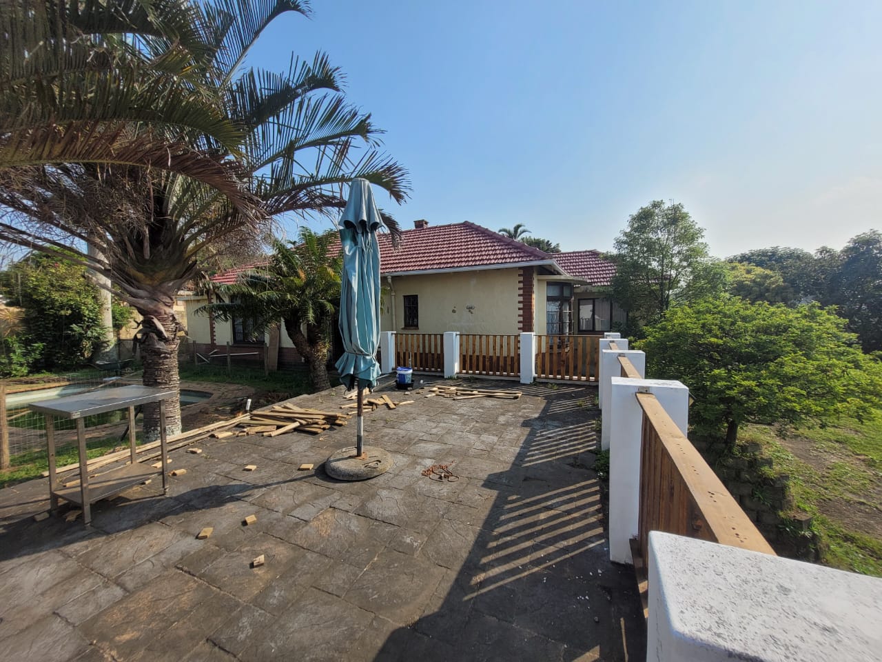 4 Bedroom, 6 Bathroom Home with a Flat