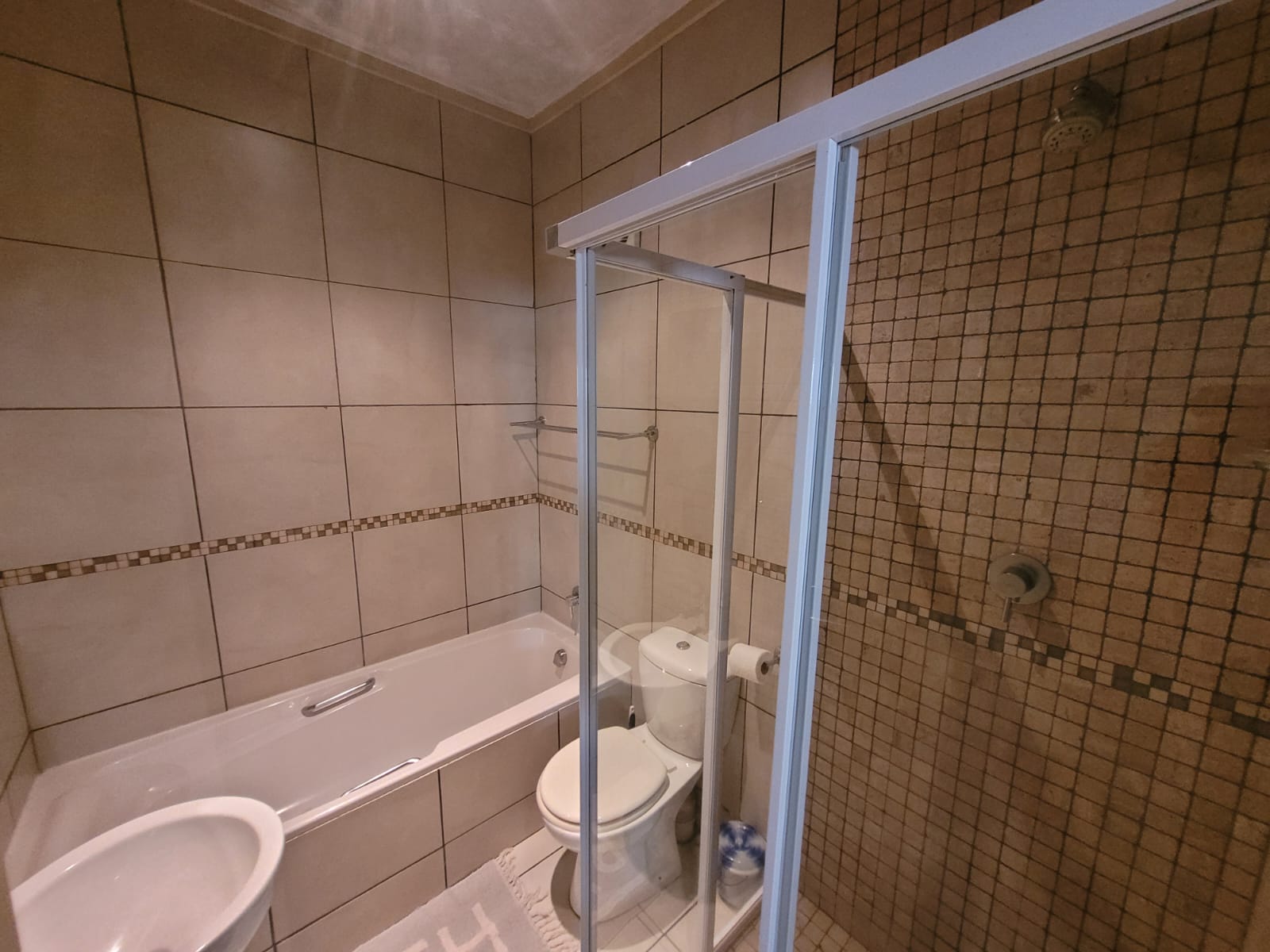 IMG-20251022-WA0018 Ground Floor 3-Bedroom Sea View Apartment – Fully Furnished and Income-Generating Margate Kzn