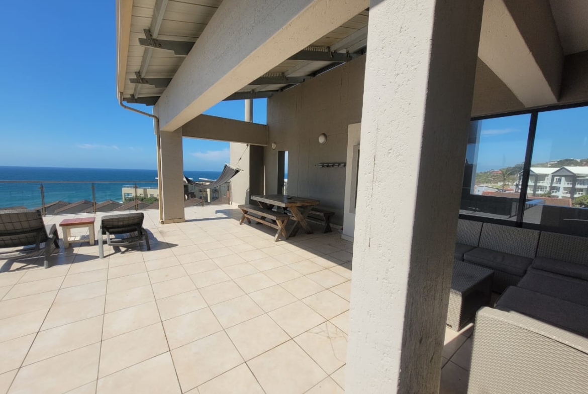 Luxurious Fully Furnished 3-Bedroom Penthouse with Panoramic 180Sea Views Margate