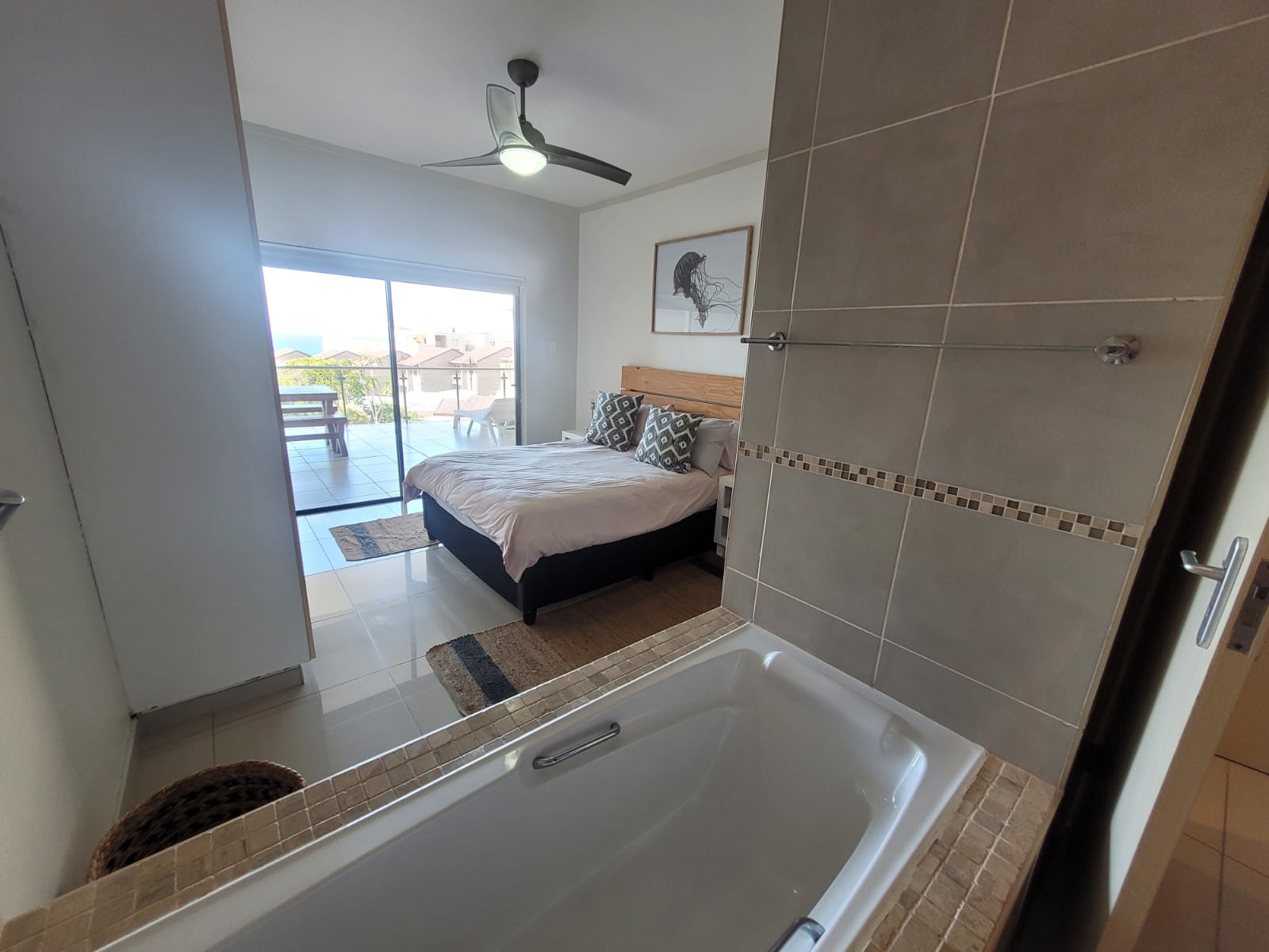 IMG-20251022-WA0023 Stunning 3-Bedroom Sea View Apartment – Fully Furnished and Income-Generating Margate Kzn