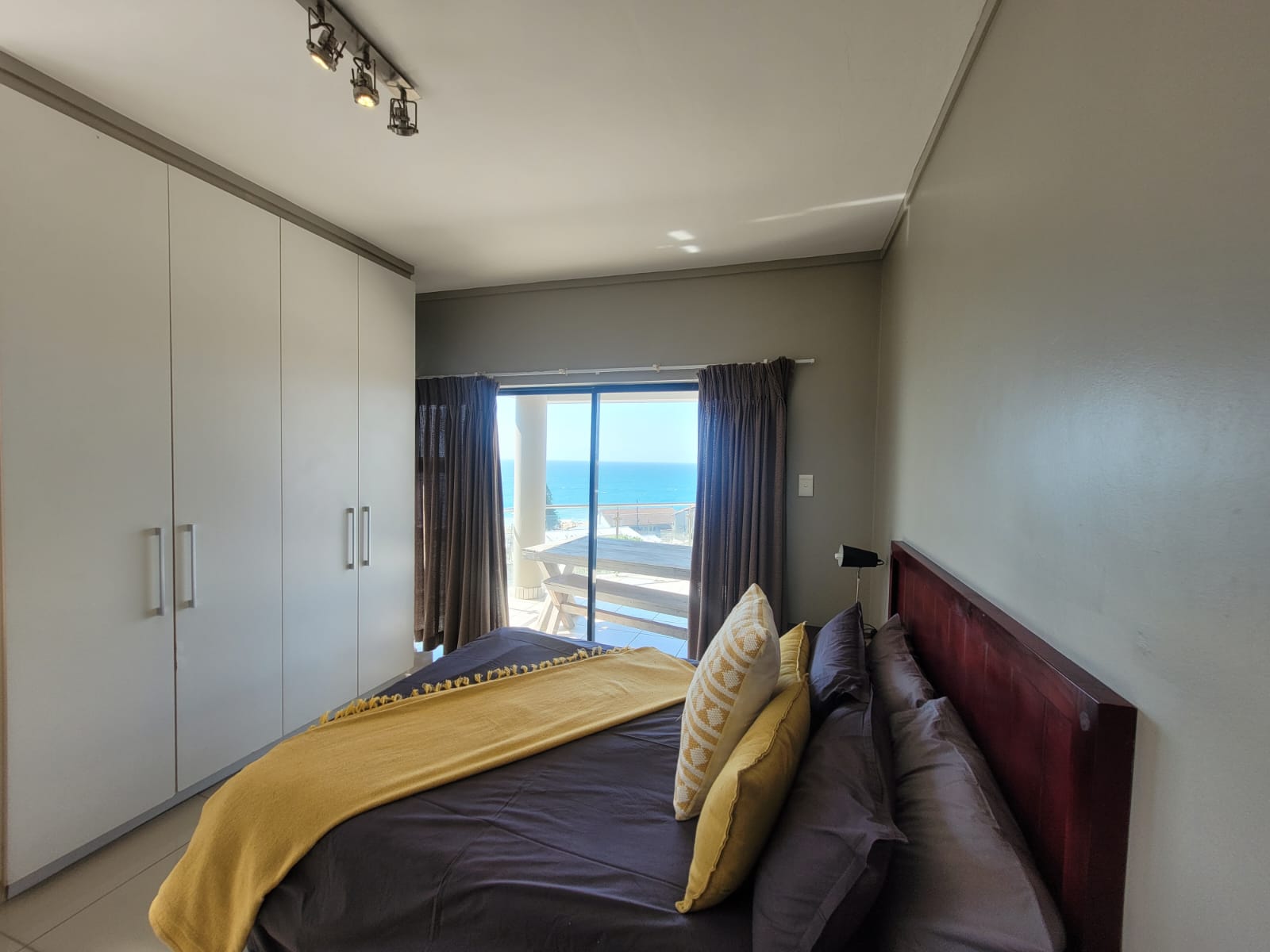 Stunning 3-Bedroom Sea View Apartment – Fully Furnished and Income-Generating Margate Kzn