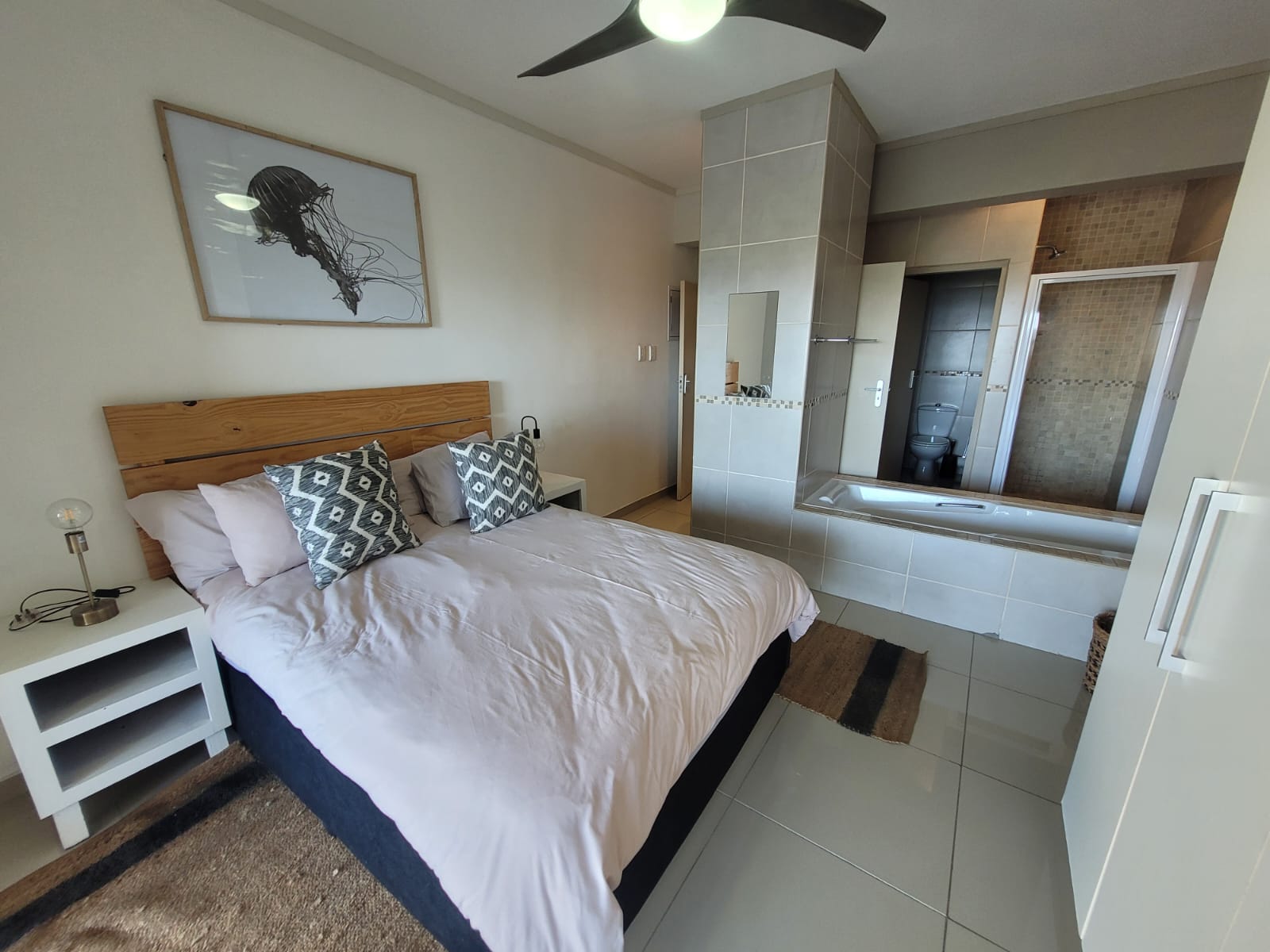 IMG-20251022-WA0024 Stunning 3-Bedroom Sea View Apartment – Fully Furnished and Income-Generating Margate Kzn
