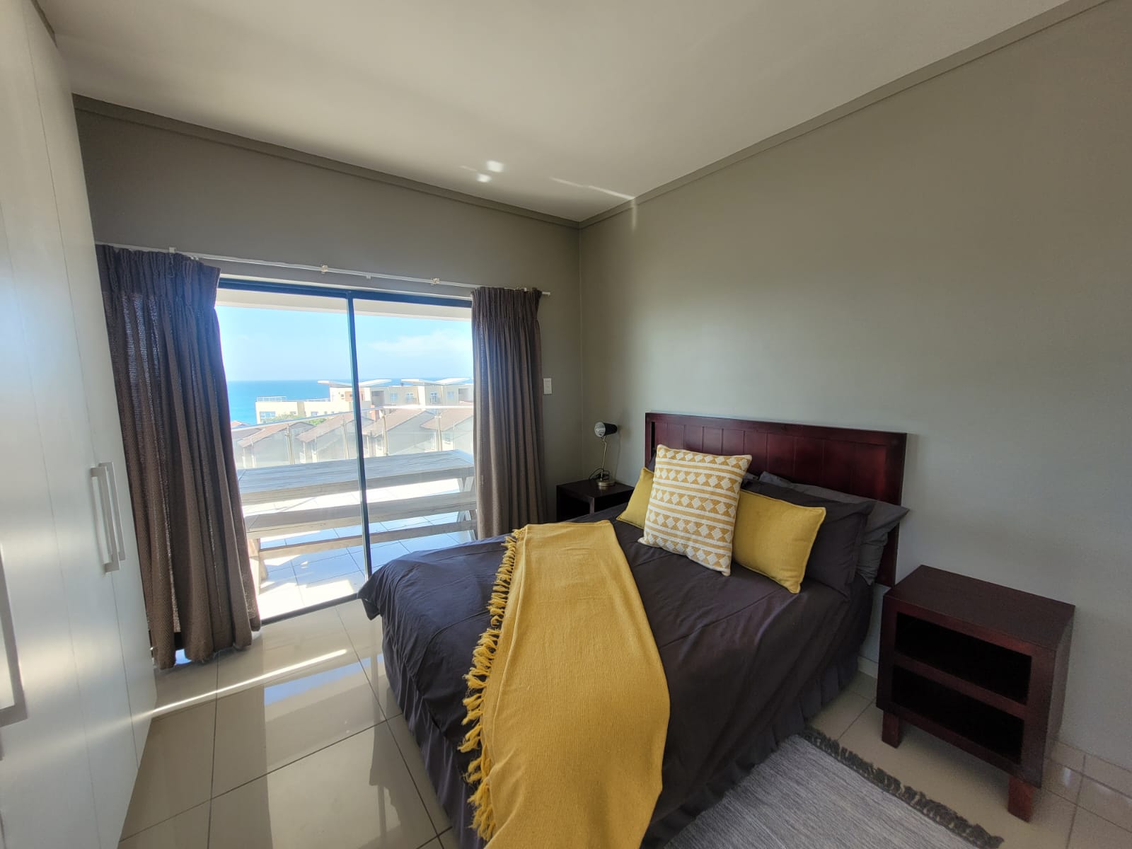 Stunning 3-Bedroom Sea View Apartment – Fully Furnished and Income-Generating Margate Kzn