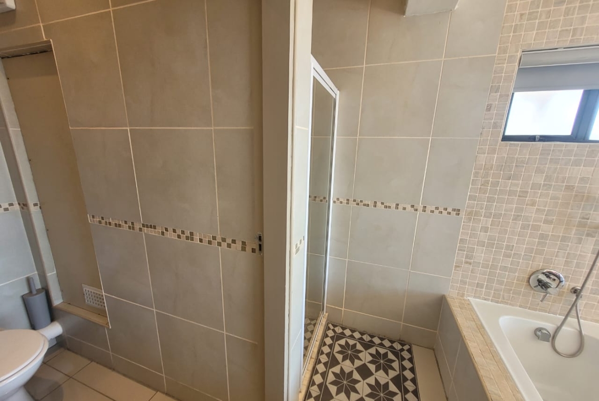 Luxurious Fully Furnished 3-Bedroom Penthouse with Panoramic 180Sea Views Margate