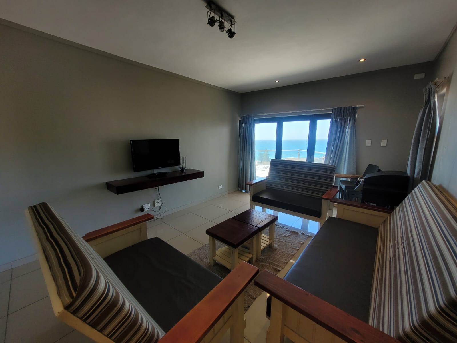 Stunning 3-Bedroom Sea View Apartment – Fully Furnished and Income-Generating Margate Kzn