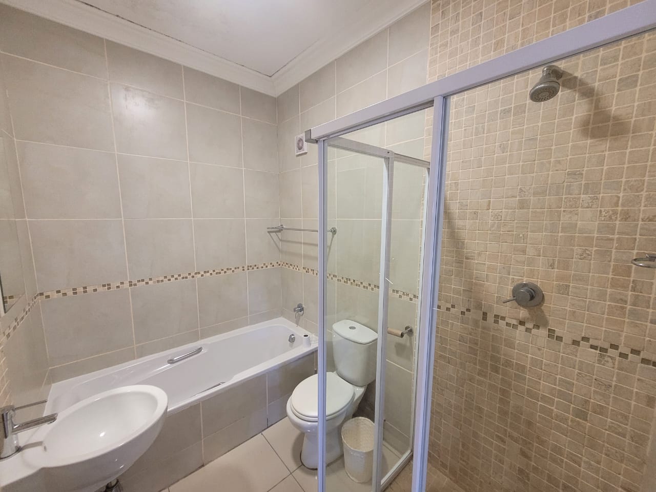 Luxurious Fully Furnished 3-Bedroom Penthouse with Panoramic 180Sea Views Margate