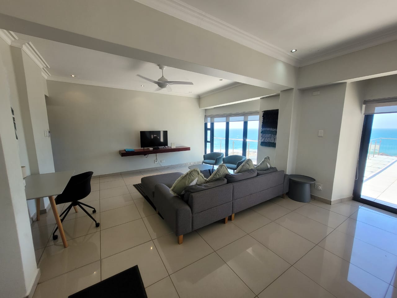 Stunning 3-Bedroom Sea View Apartment – Fully Furnished and Income-Generating Margate Kzn