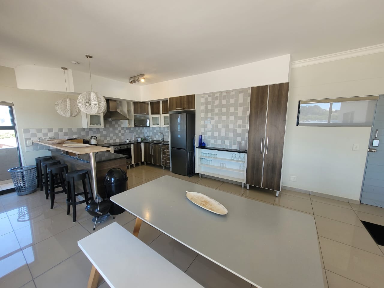 Stunning 3-Bedroom Sea View Apartment – Fully Furnished and Income-Generating Margate Kzn