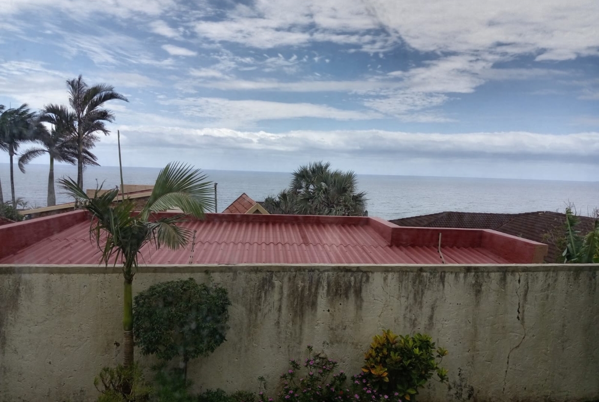 2 Bedroom, 1 Bathroom Apartment for Sale in Lawrence Rocks, Margate