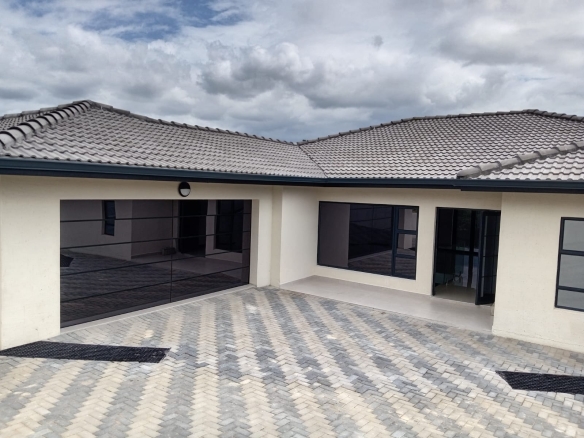 Modern 5-Bedroom Home in Tranquil Palm Kloof – Brand New & Move-In Ready