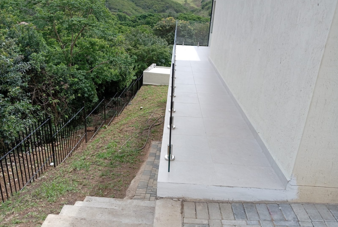 Modern 5-Bedroom Home in Tranquil Palm Kloof – Brand New & Move-In Ready