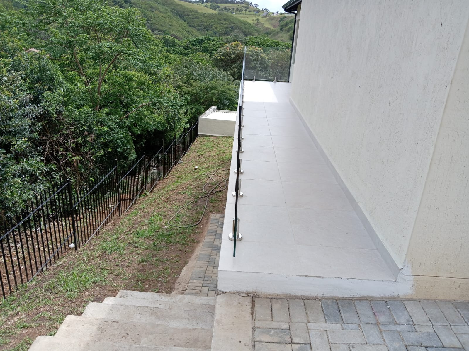 IMG-20251118-WA0133 Modern 5-Bedroom Home in Tranquil Palm Kloof – Brand New & Move-In Ready