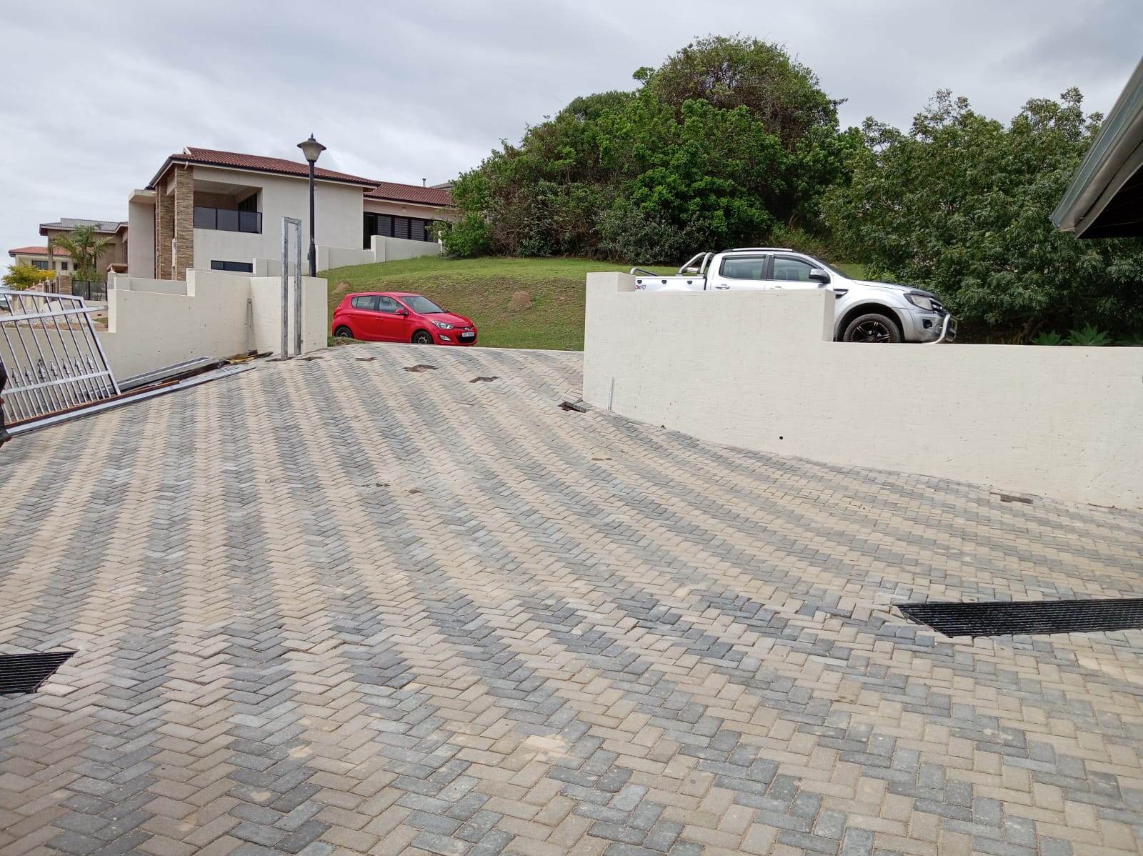 IMG-20251118-WA0136 Modern 5-Bedroom Home in Tranquil Palm Kloof – Brand New & Move-In Ready