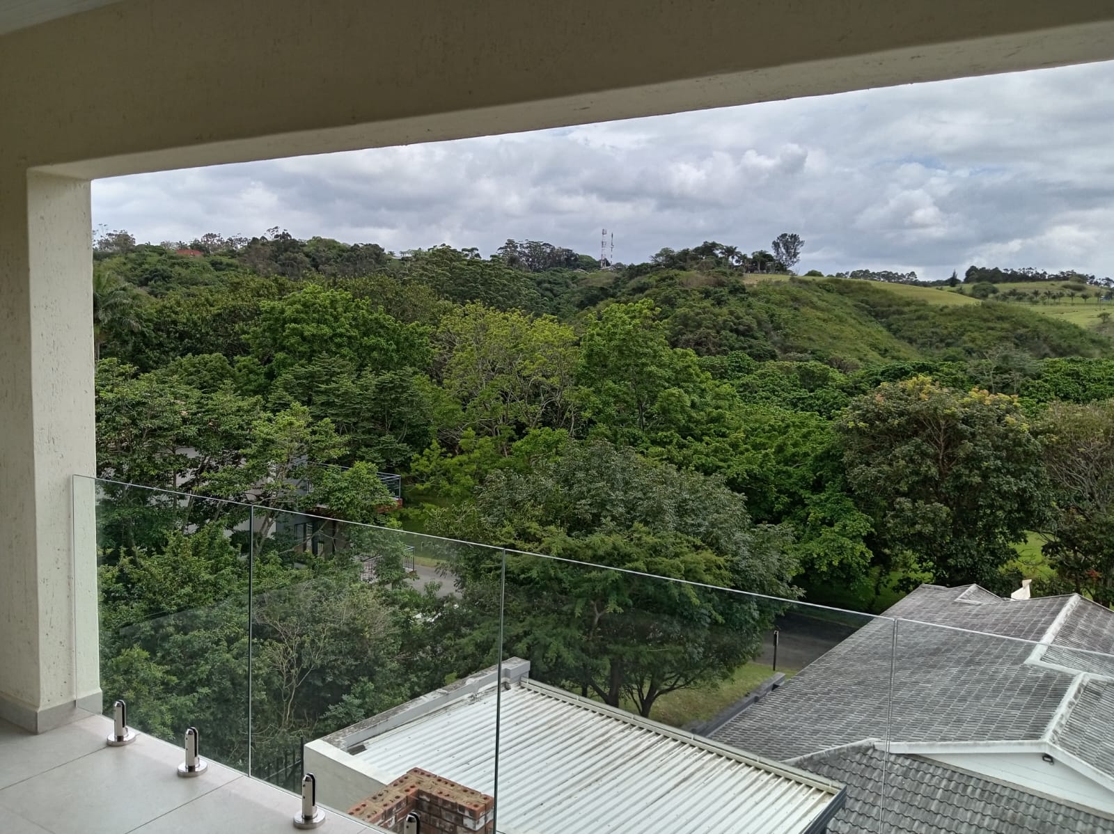 IMG-20251118-WA0138 Modern 5-Bedroom Home in Tranquil Palm Kloof – Brand New & Move-In Ready