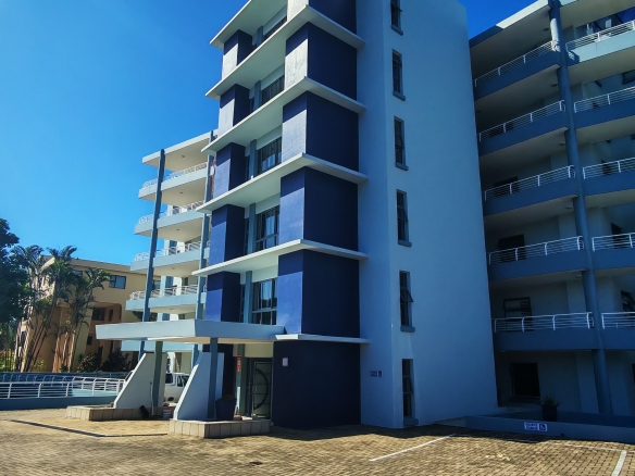 Margate North Beach Gem: Expansive 4-Bedroom Coastal Sanctuary