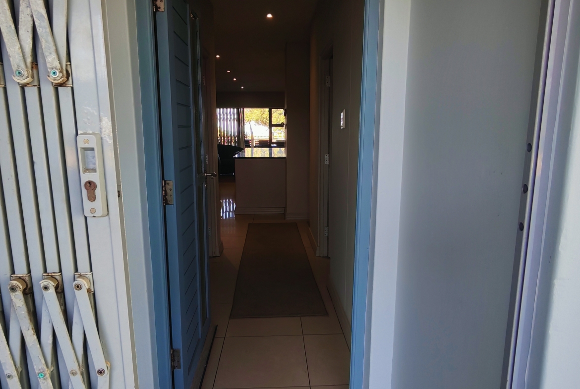 Margate North Beach Gem: Expansive 4-Bedroom Coastal Sanctuary