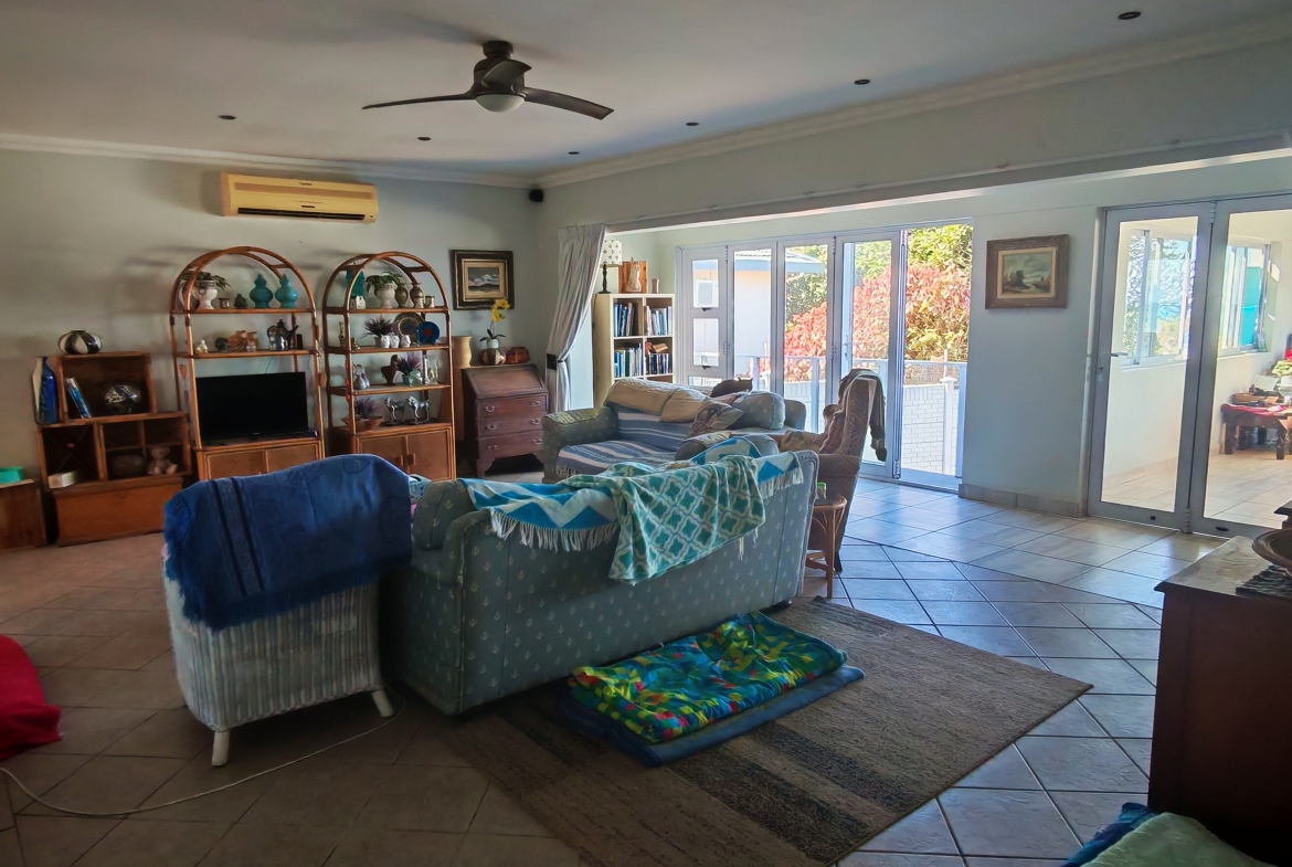 Luxury Home with distant seaview for sale in manaba
