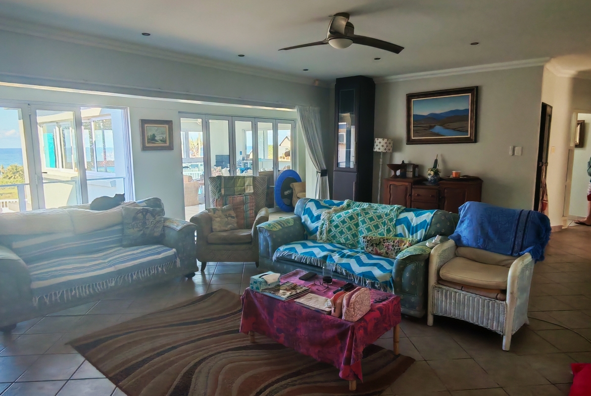 Luxury Home with distant seaview for sale in manaba