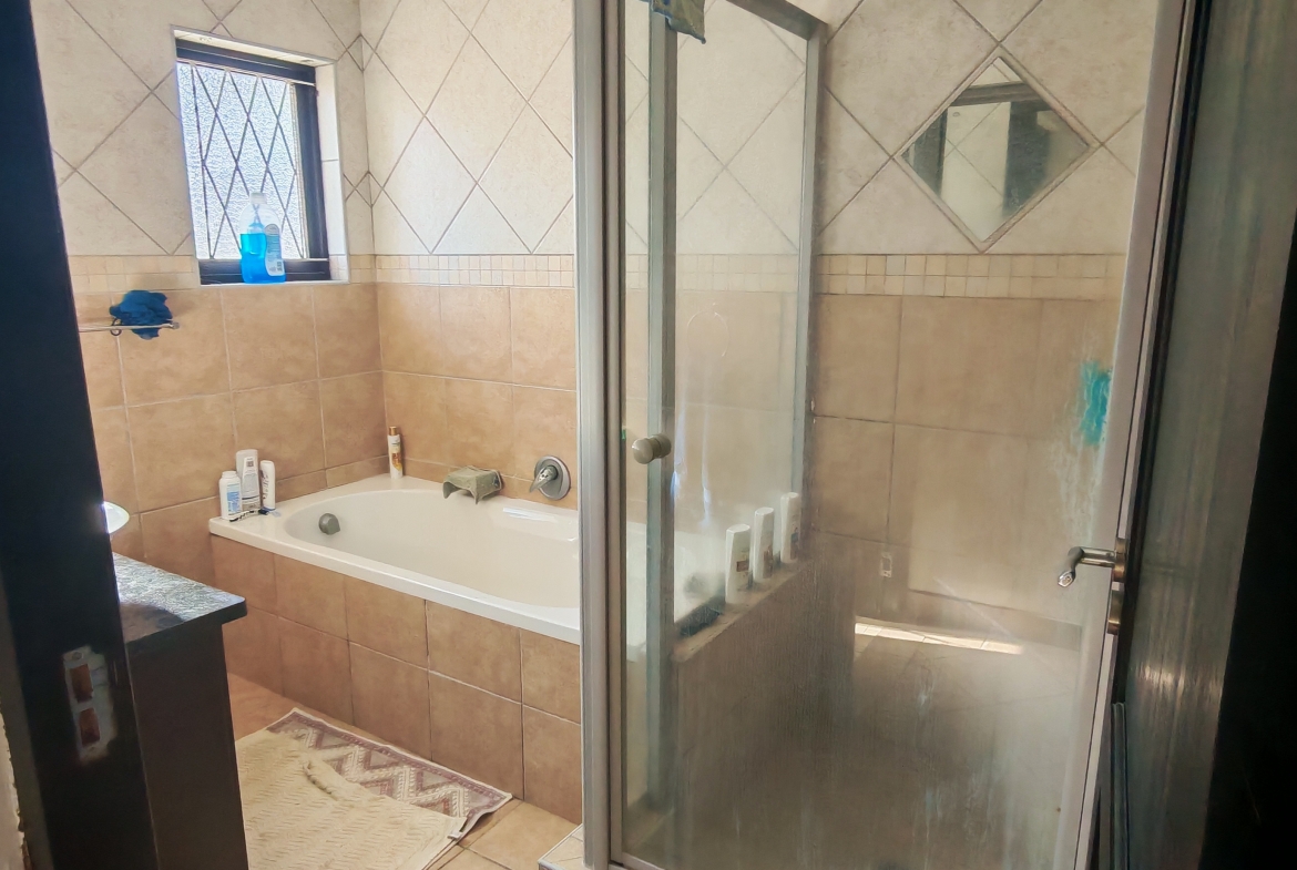 Luxury Home with distant seaview for sale in manaba