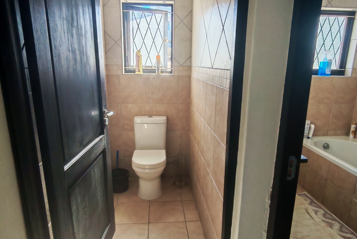 Luxury Home with distant seaview for sale in manaba