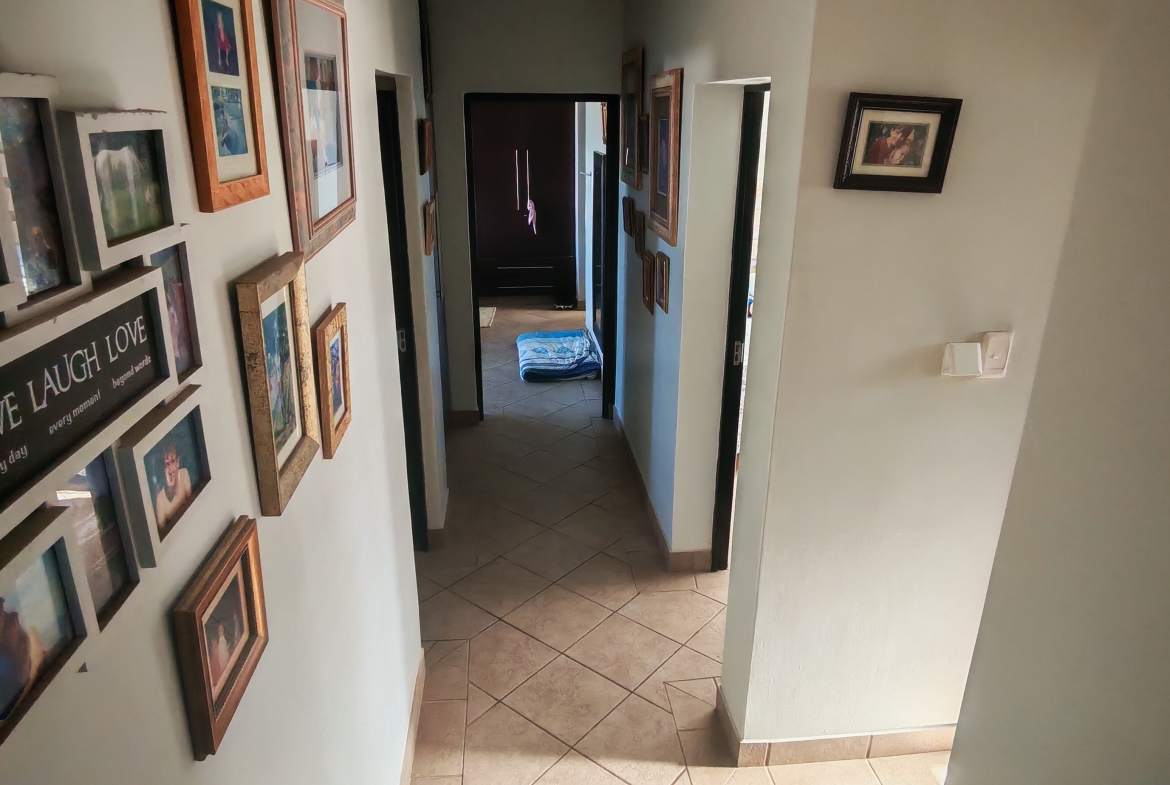 Luxury Home with distant seaview for sale in manaba