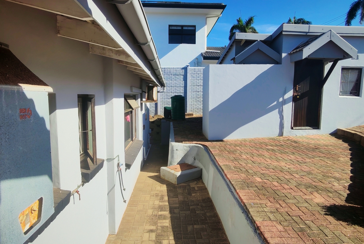 Luxury Home with distant seaview for sale in manaba