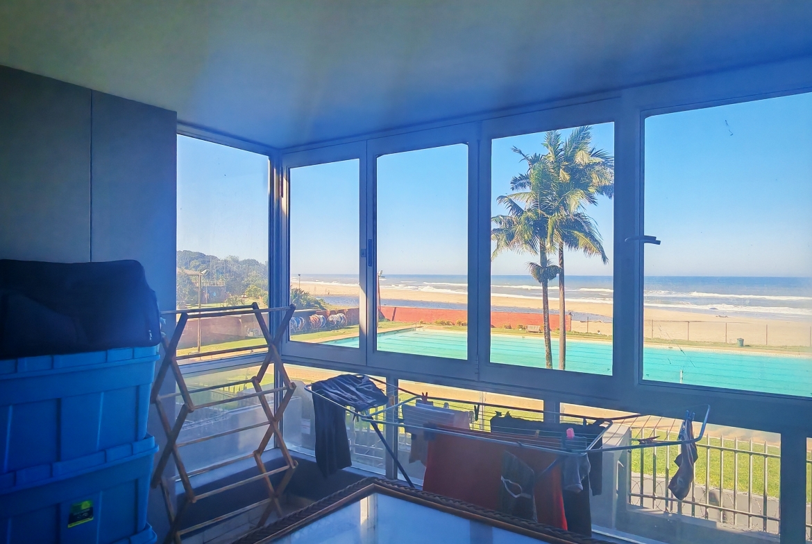 3-Bedroom Apartment with Breathtaking Sea Views in Margate