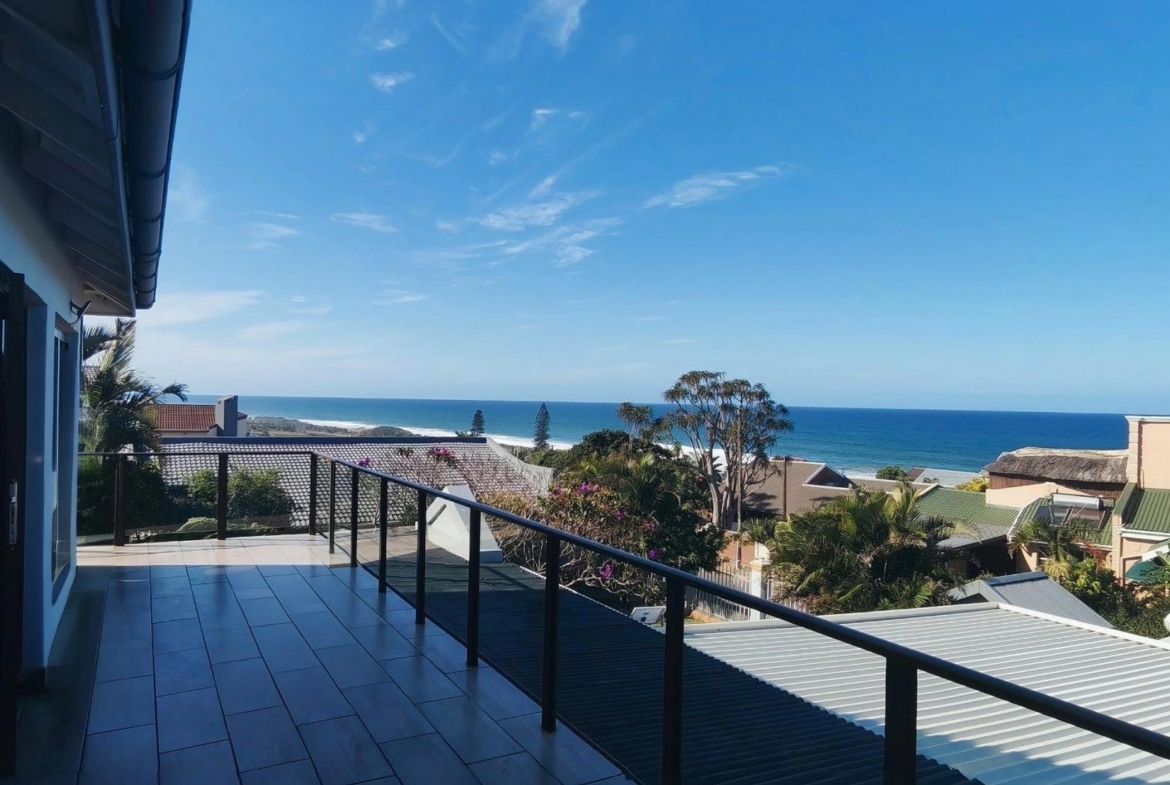 5 Bedroom Coastal Home for Sale | Manaba – Sea Views, Solar Power & Versatile Living