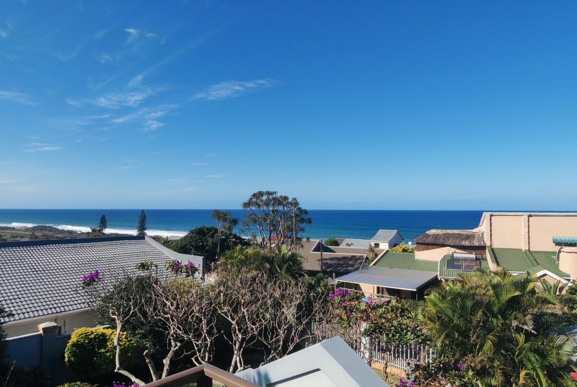 5 Bedroom Coastal Home for Sale | Manaba – Sea Views, Solar Power & Versatile Living