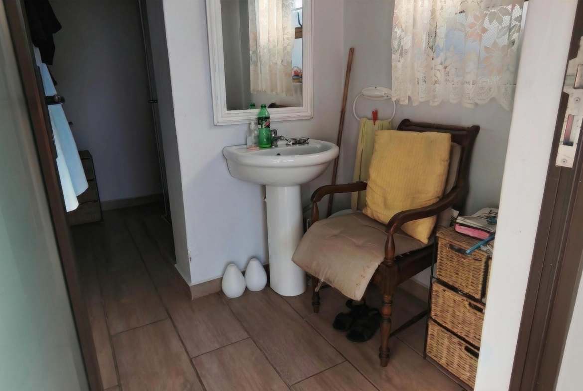 5 Bedroom Coastal Home for Sale | Manaba – Sea Views, Solar Power & Versatile Living