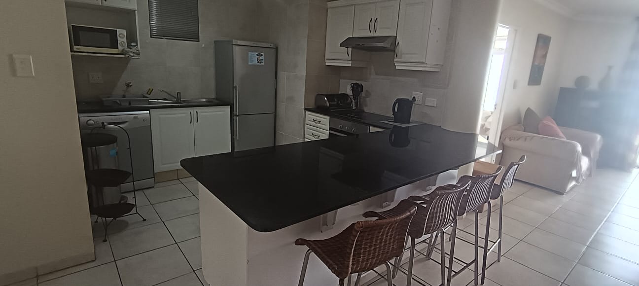 Kitchen Oceanfront Living: 3-Bedroom Apartment with Panoramic Sea Views in Margate