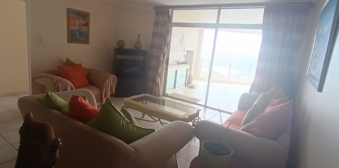 Oceanfront Living: 3-Bedroom Apartment with Panoramic Sea Views in Margate