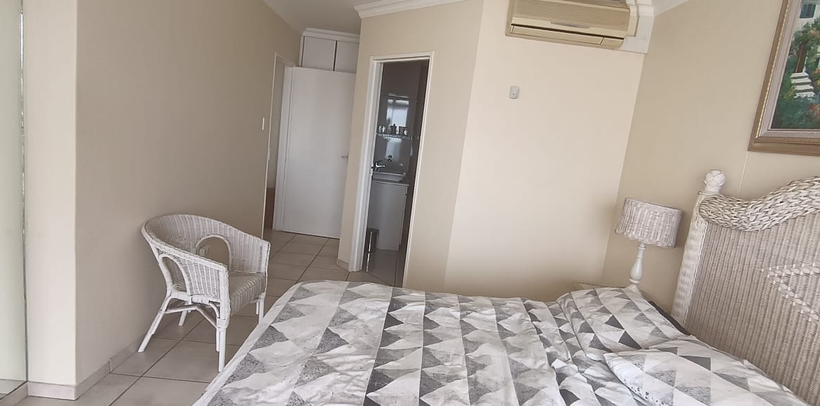Oceanfront Living: 3-Bedroom Apartment with Panoramic Sea Views in Margate