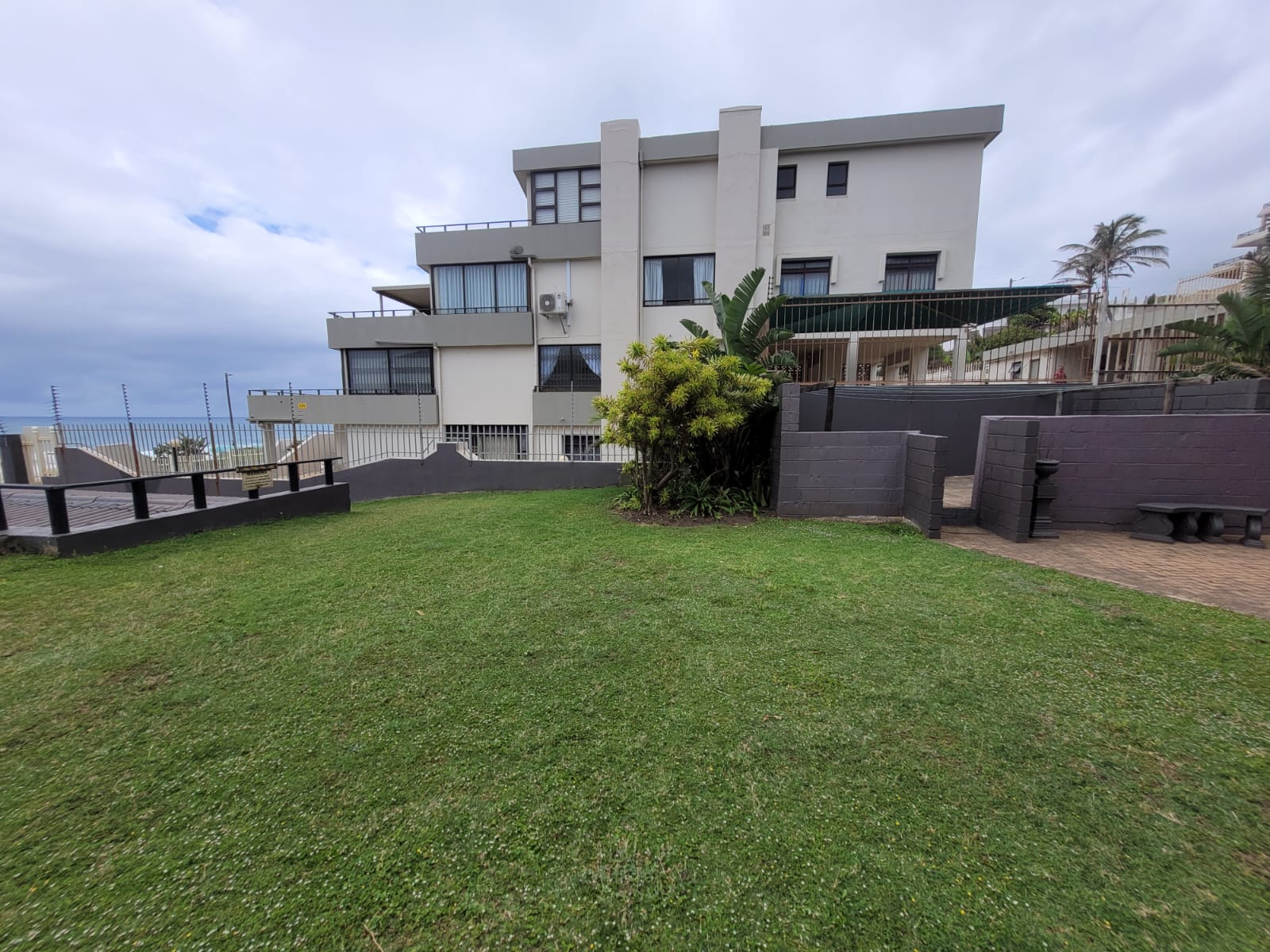 WhatsApp Image 2026-01-29 at 11.37.36 (1) Prime Beachfront Living – Fully Furnished 2 Bedroom Apartment