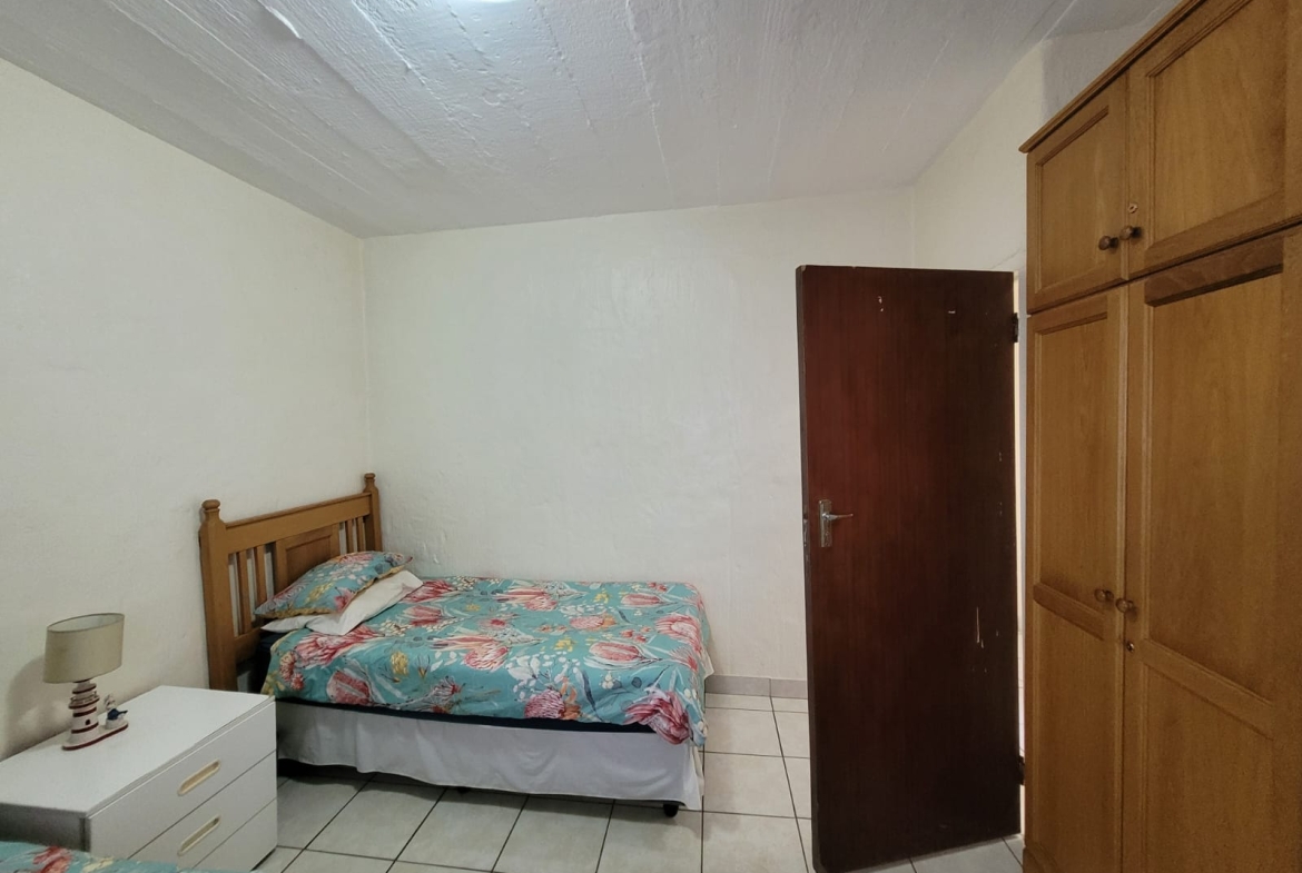 Prime Beachfront Living – Fully Furnished 2 Bedroom Apartment