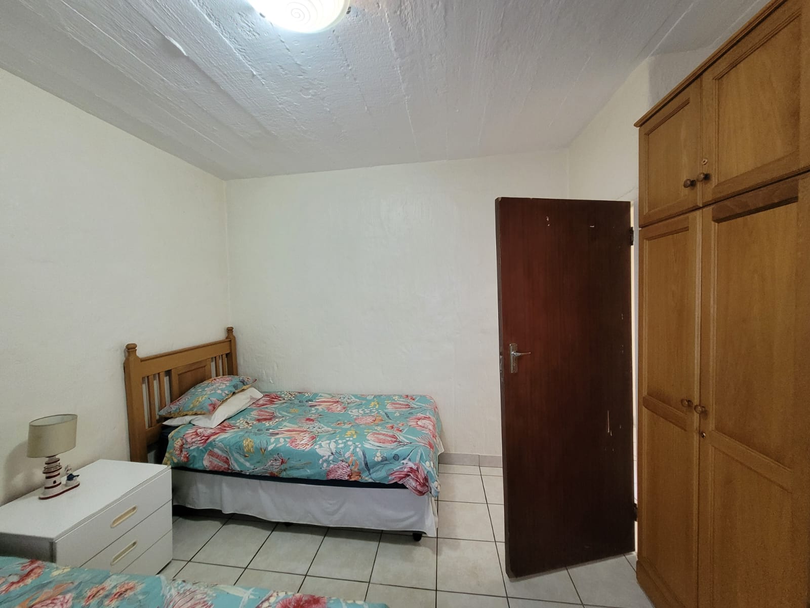 WhatsApp Image 2026-01-29 at 11.37.58 (1) Prime Beachfront Living – Fully Furnished 2 Bedroom Apartment