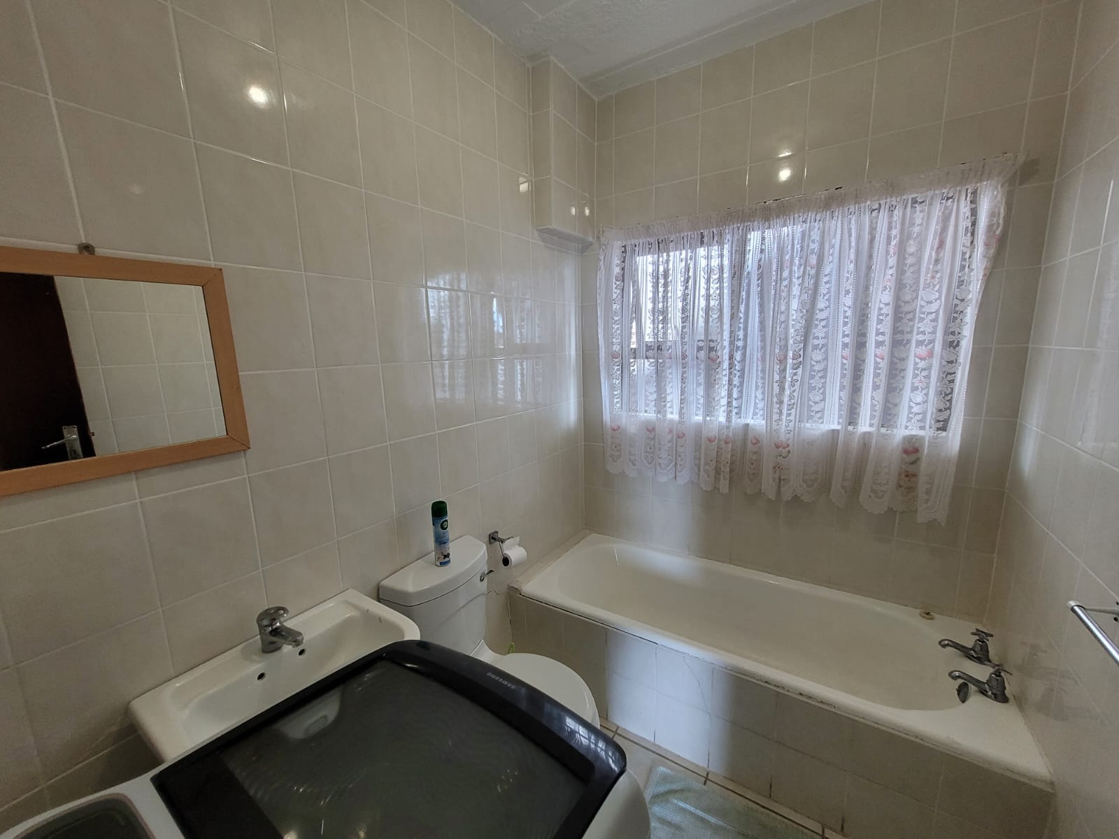 WhatsApp Image 2026-01-29 at 11.37.58 (3) Prime Beachfront Living – Fully Furnished 2 Bedroom Apartment