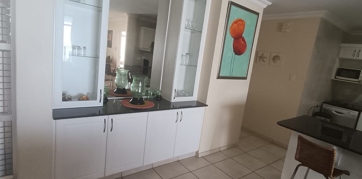 Oceanfront Living: 3-Bedroom Apartment with Panoramic Sea Views in Margate