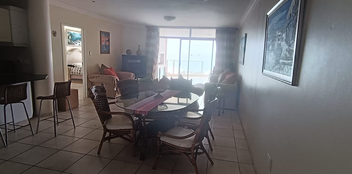 Oceanfront Living: 3-Bedroom Apartment with Panoramic Sea Views in Margate