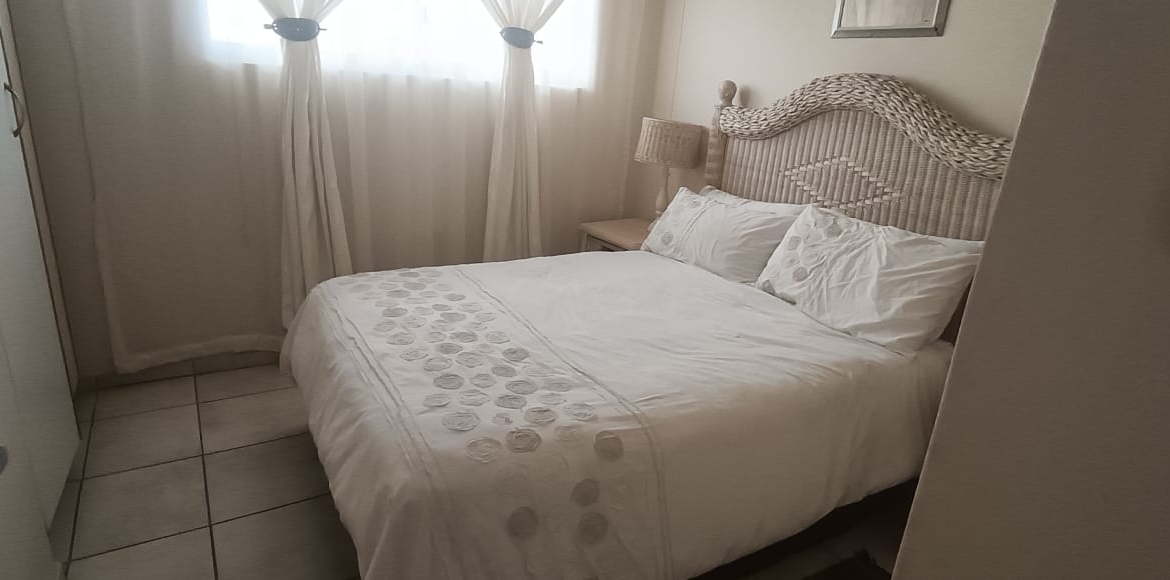 Oceanfront Living: 3-Bedroom Apartment with Panoramic Sea Views in Margate