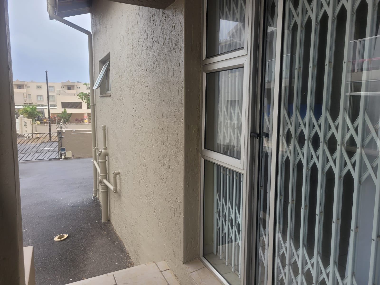 WhatsApp Image 2026-03-24 at 09.00.09 Charming 2-bedroom, 2-bathroom townhouse for sale