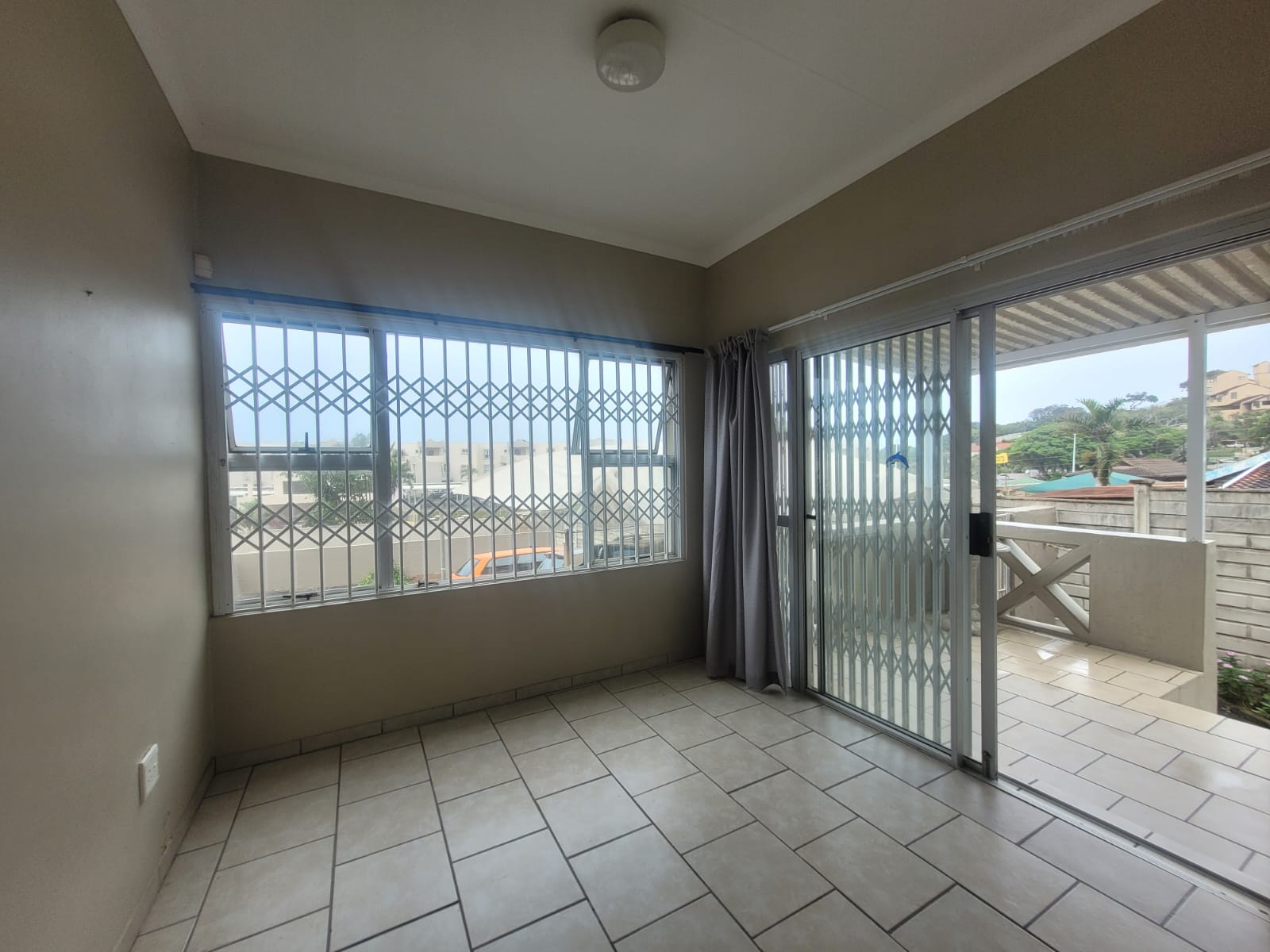 WhatsApp Image 2026-03-24 at 09.00.10 (2) Charming 2-bedroom, 2-bathroom townhouse for sale