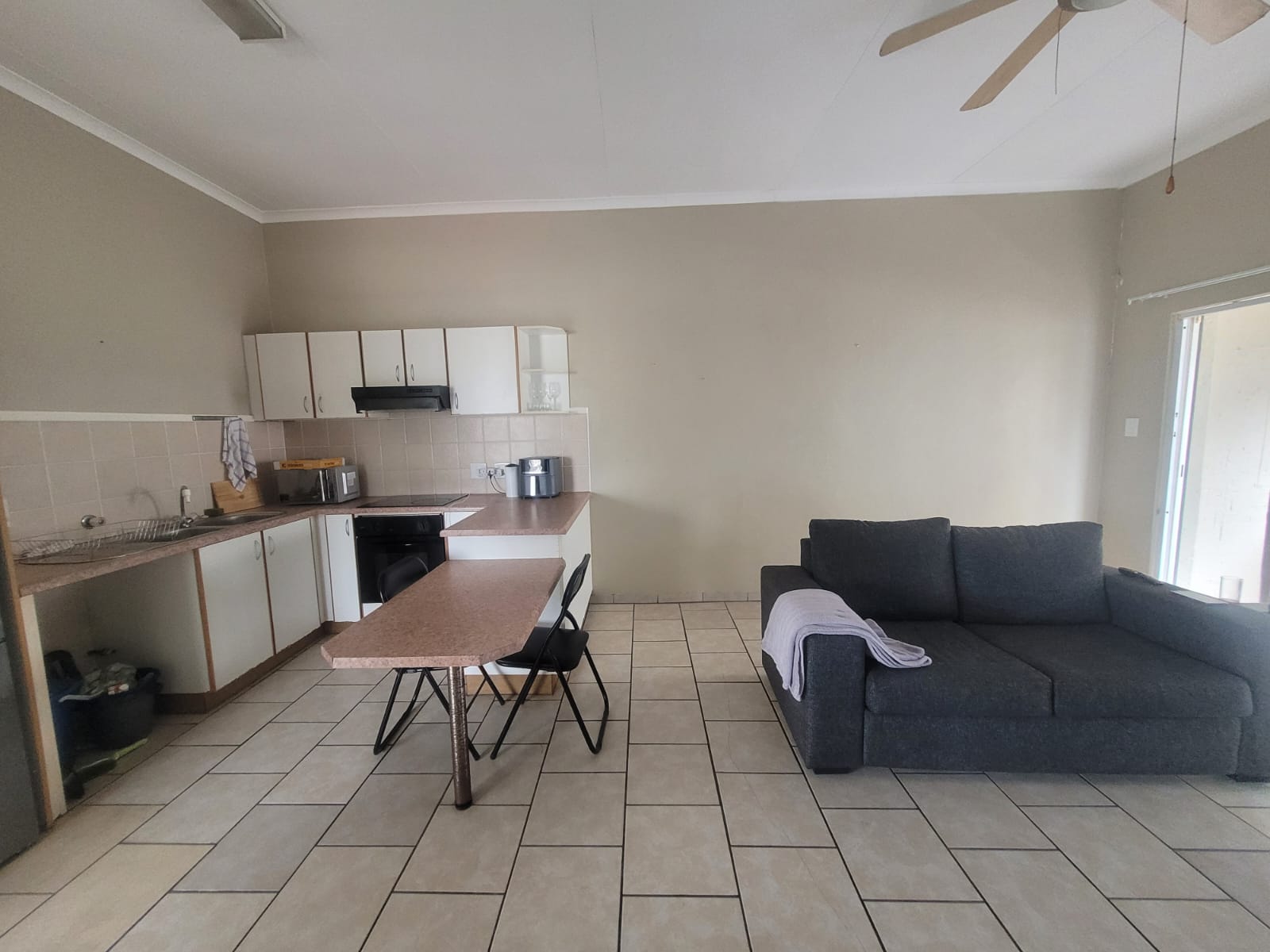 WhatsApp Image 2026-03-24 at 09.00.11 (2) Charming 2-bedroom, 2-bathroom townhouse for sale