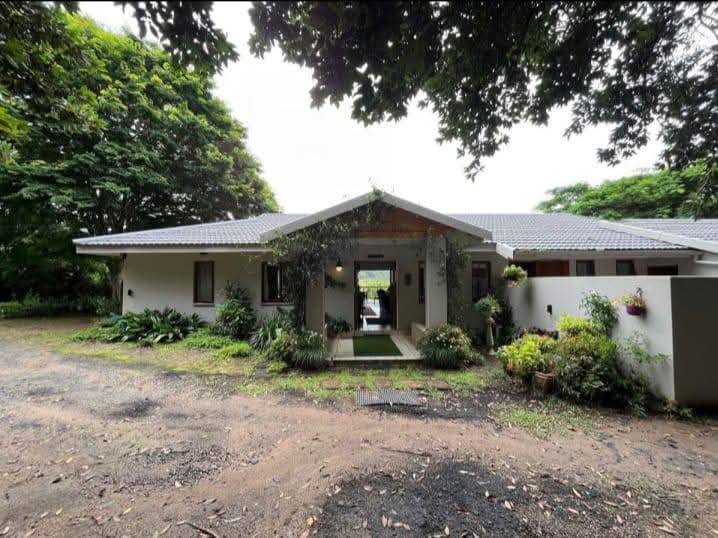 Exceptional 4.5ha Macadamia Farm with 2 Dwellings, Dam & Borehole