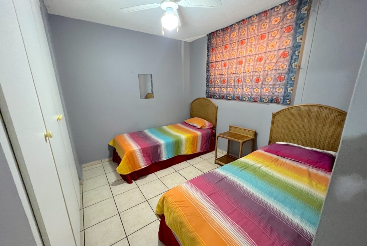 Stylish 3-bedroom Beachside Retreat with Garden, Patio and Secure-living
