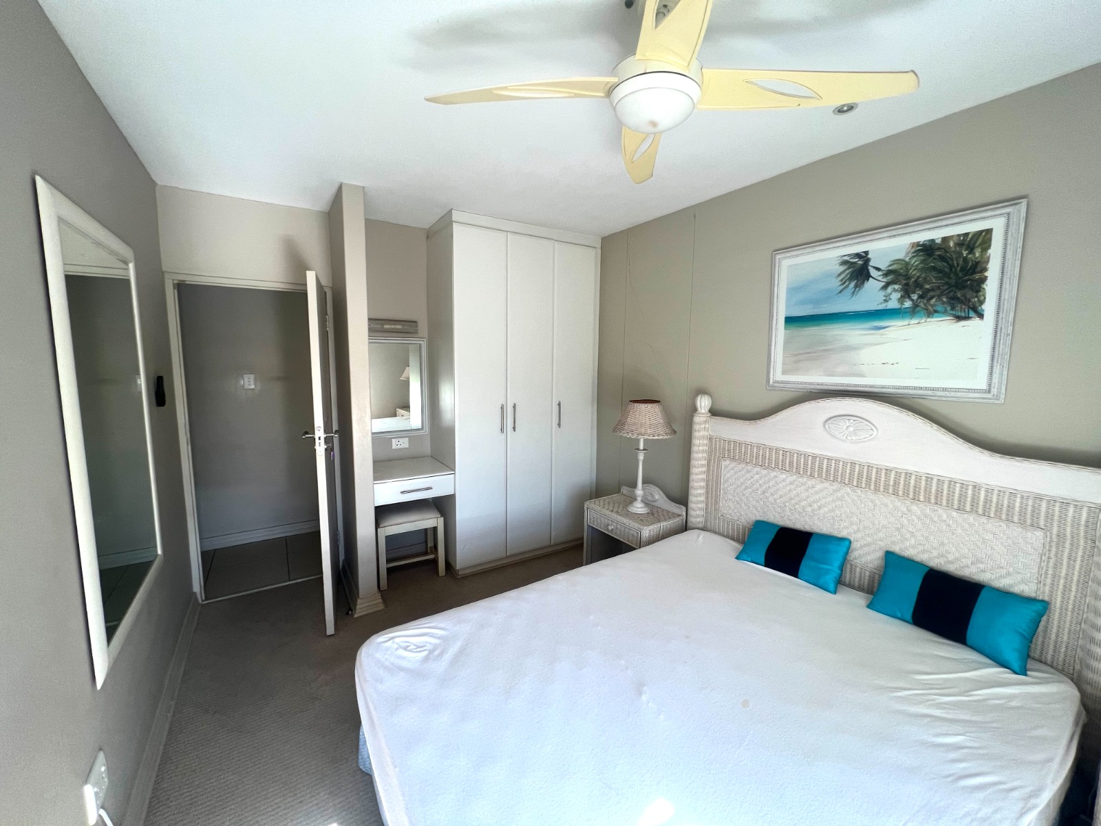 e067e68e-8f6c-4c83-8928-2997efdcebd7 Spacious, Bright and Open 4 Bedroom Apartment For Sale