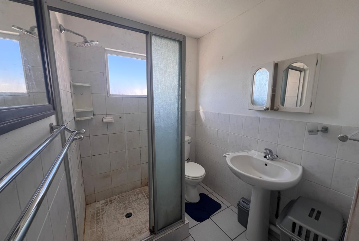 2 Bedroom Apartment For Rent in the Heart of Margate